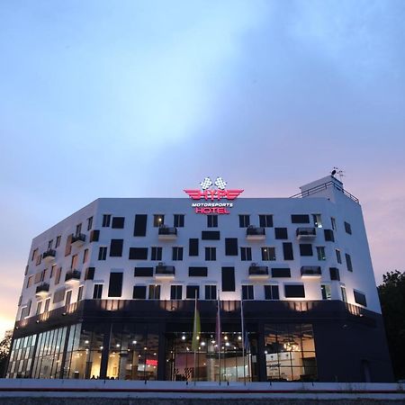 하이프 모터스포츠 호텔, 쿠알라룸푸르 인터내셔널 에어포트 닐라이 외부 사진